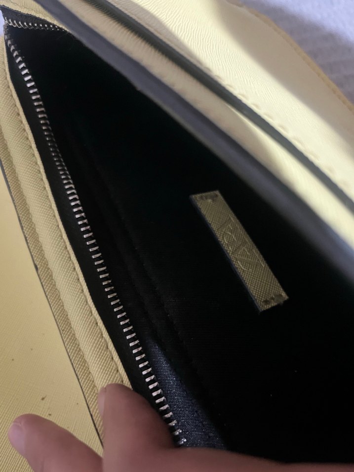 Sarı Zincir Detaylı Kadın Deri Çanta - Görsel 3