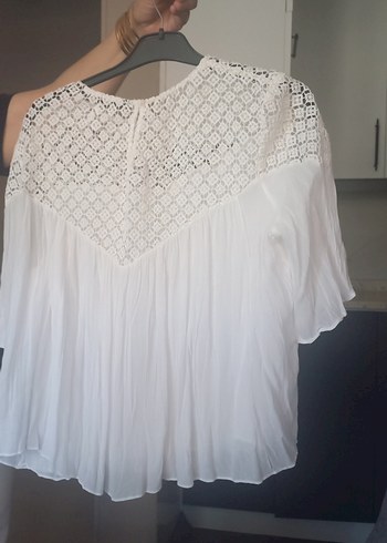 Zara Beyaz Piliseli Bohem Kolsuz Bluz