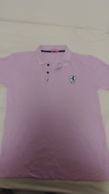 Pembe yakalı t-shirt 