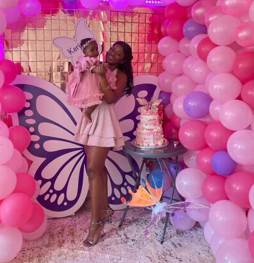 Y2k simli prenses model derin yakalı elbise - Görsel 4