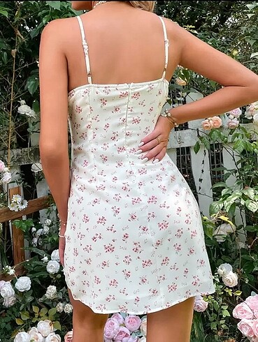 Sheinside Kısa askılı çiçekli elbise