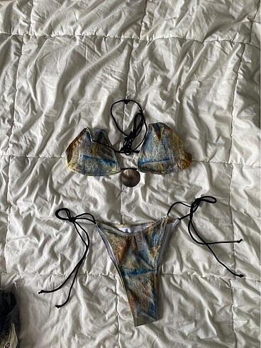m Beden mavi Renk Renkli toka detaylı bikini takımı
