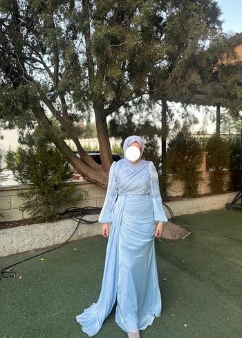 Işıltılı Mavi Drapeli Uzun Abiye