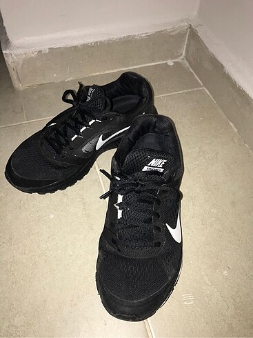 40 Beden siyah Renk Nike spor ayakkabı