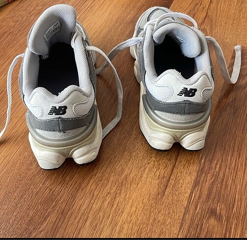32 Beden gri Renk New balance 9060 çocuk