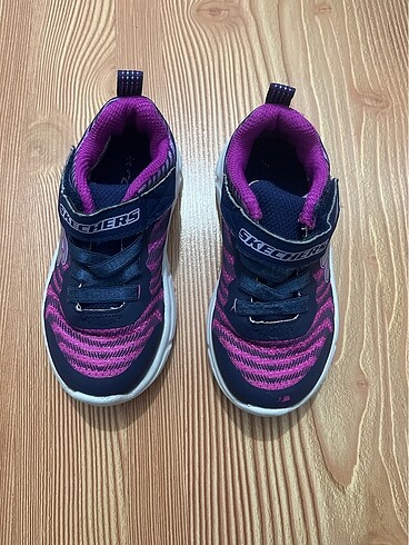 Skechers