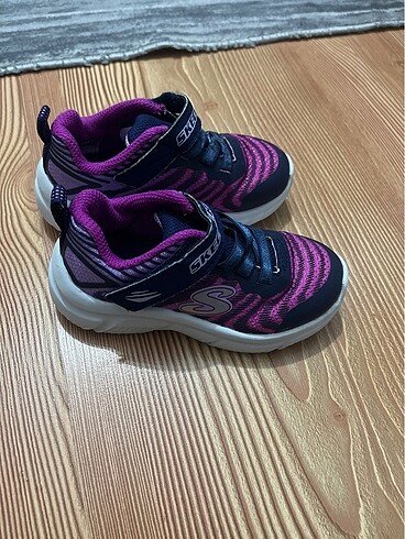 23 Beden Skechers