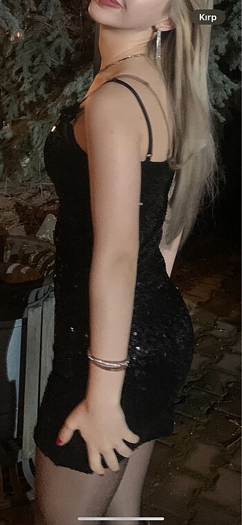 s Beden siyah pullu parlak elbise