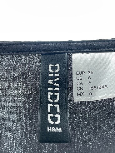 36 Beden siyah Renk H&M Bluz %70 İndirimli.