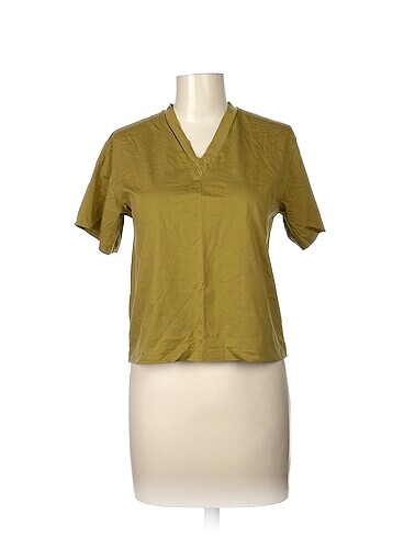 Diğer T-shirt %70 İndirimli.