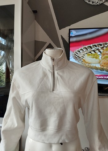 Yarım Fermuarlı Beyaz Yüksek Yakalı Sweatshirt