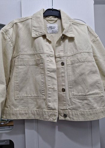 Düğmeli Bej Kadın Kısa Denim Ceket