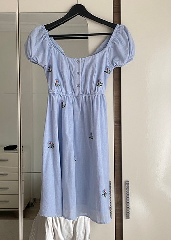 Çiçek işlemeli keten elbise - Görsel 3