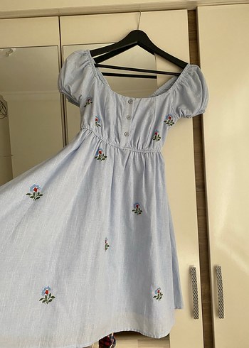 Çiçek işlemeli keten elbise - Görsel 2