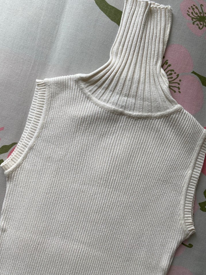 Beyaz Boğazlı Kolsuz Triko body - Görsel 2