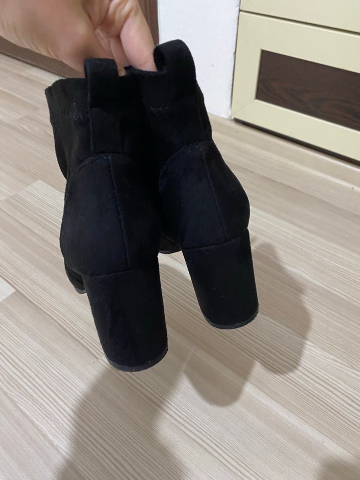 Siyah Süet Topuklu Bot - Görsel 4