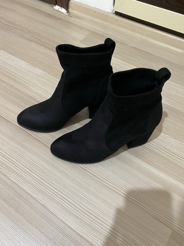 Siyah Süet Topuklu Bot - Görsel 3