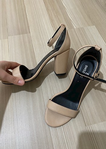 Topuklu ayakkabı - Görsel 9