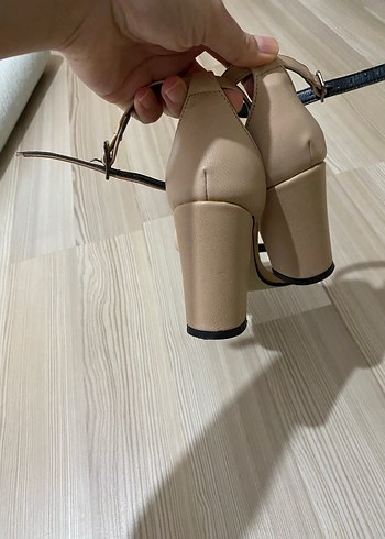 Bej topuklu ayakkabı - Görsel 4