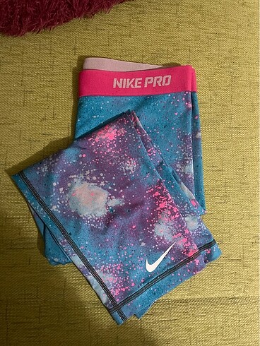 Orijinal nike pro diz altı kısa tayt