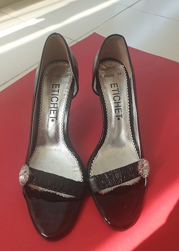 Etichet ETICHET Siyah Parlak Tokalı Stiletto Topuklu Kadın Ayakkabı