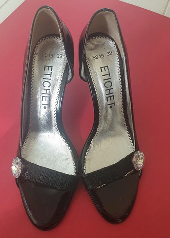 39 Beden ETICHET Siyah Parlak Tokalı Stiletto Topuklu Kadın Ayakkabı