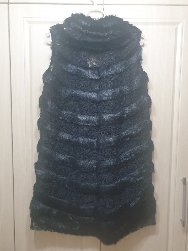 Siyah Kürklü Uzun Kadın Yelek - Görsel 2