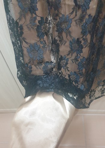 V Yaka Kısa Kollu Dantel Uzun Elbise - Görsel 3