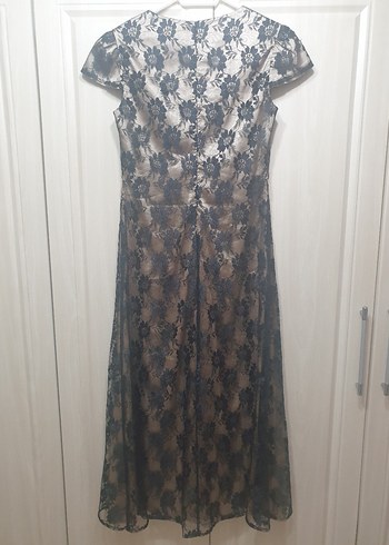 V Yaka Kısa Kollu Dantel Uzun Elbise - Görsel 2