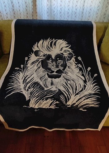 Aslan Desenli lacivert havlu - Görsel 2