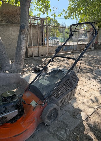 Beden Turuncu Benzinli Çim Biçme Makinesi