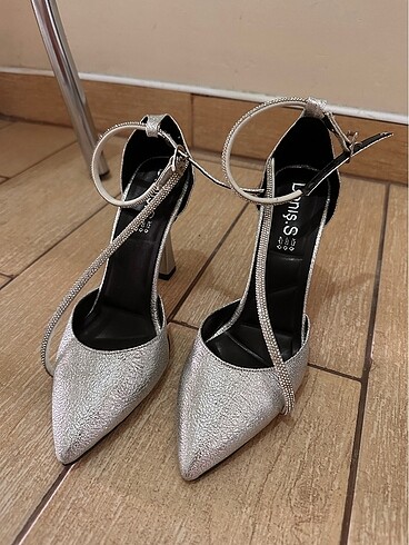 Diğer Bantlı Stiletto