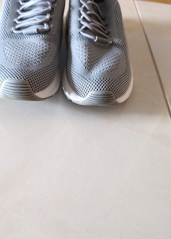 Skechers Gri Minimalist Kadın Spor Ayakkabı