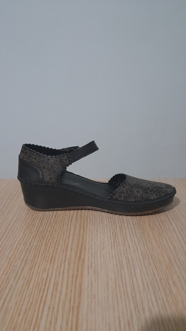 Çiçek Desenli Dolgu Topuk  bilekten bağlamalı Kadın Ayakkabı - Görsel 4