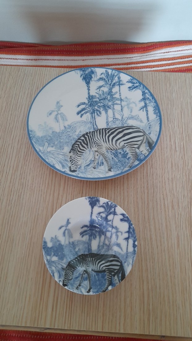 Mavi Zebra Desenli Porselen Çay Tabağı ve kahvaltı pasta tabağı - Görsel 4