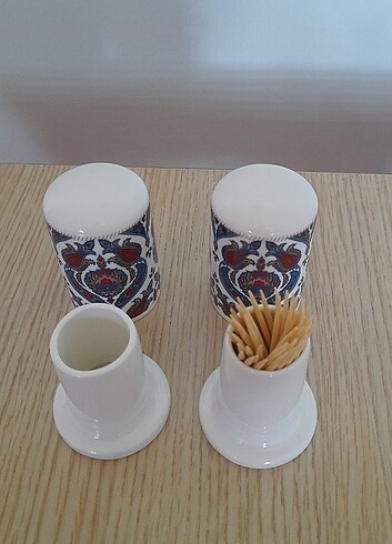 2 adet porselen kürdanlık