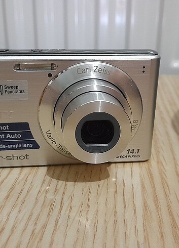 Sony Cyber-shot 14.1 fotograf makinesi - Görsel 2