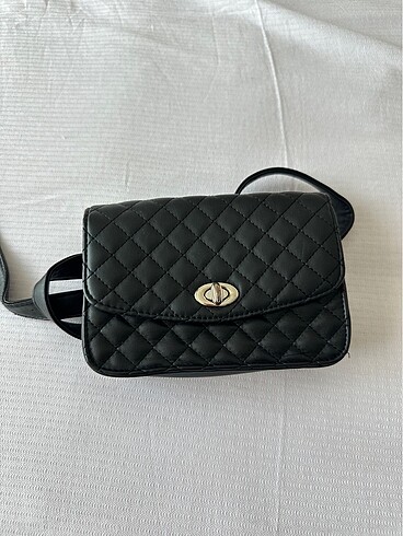 Stradivarius bel çantası