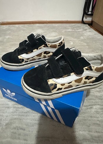 Kız Çocuk Siyah Desenli Cırtlı Spor Ayakkabı - Görsel 4