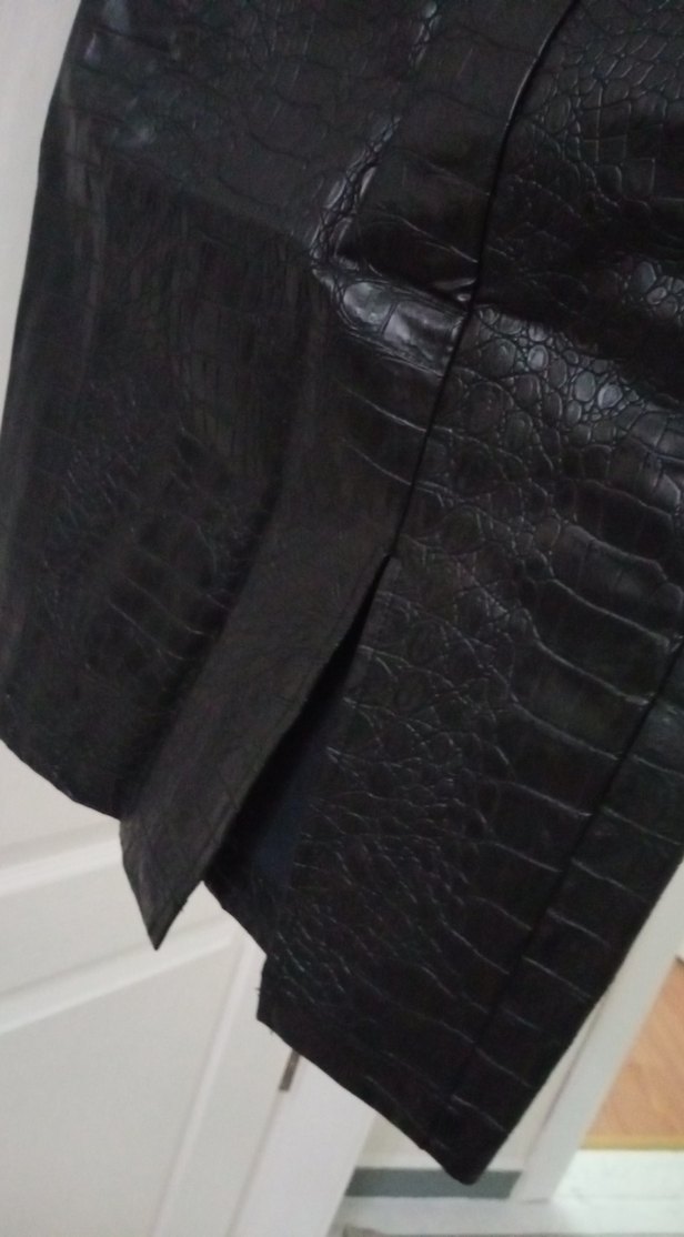 Siyah Deri Yılan Desenli Midi Etek - Görsel 3