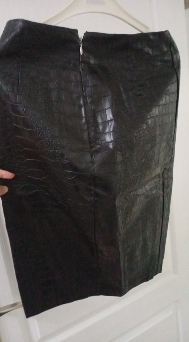 Siyah Deri Yılan Desenli Midi Etek - Görsel 5