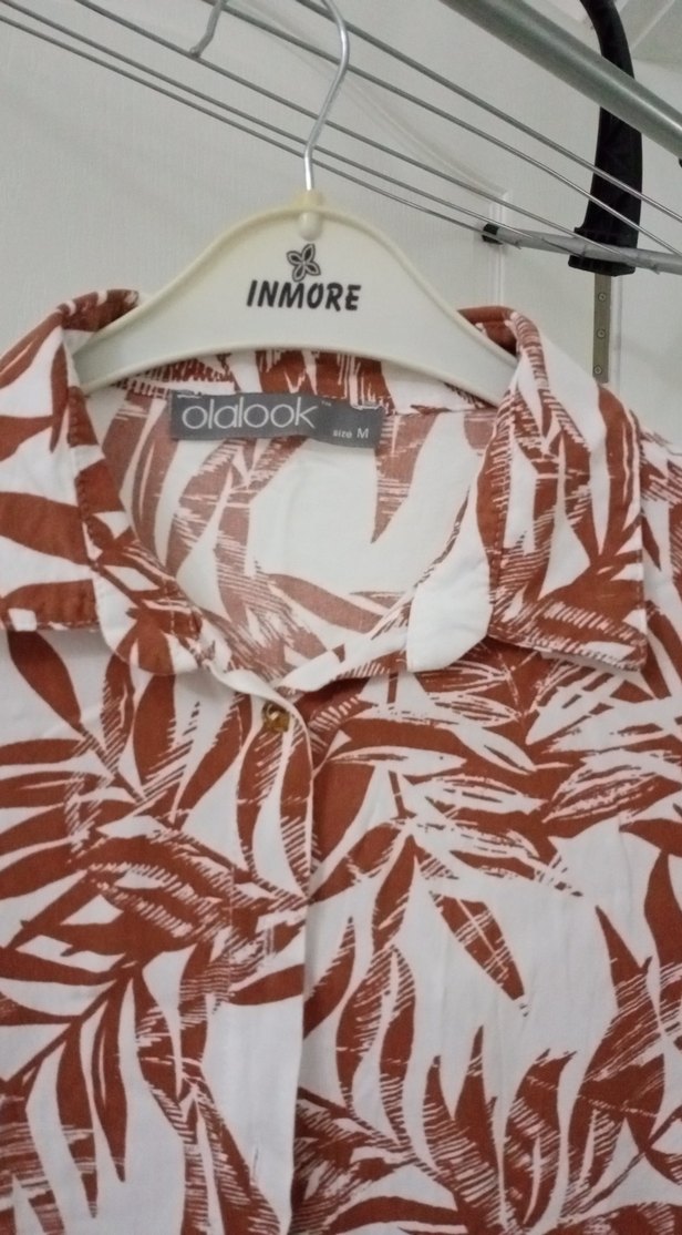 Düğmeli Kısa Kollu Desenli Kadın Gömlek - Görsel 2