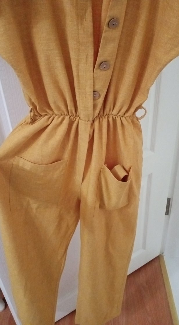 Düğmeli Sarı Keten Kadın Tulum - Görsel 3