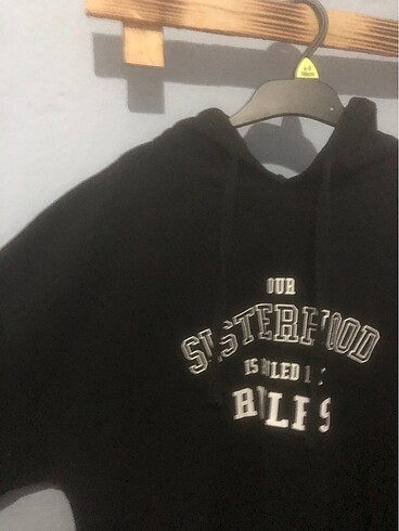 Defacto Sweat