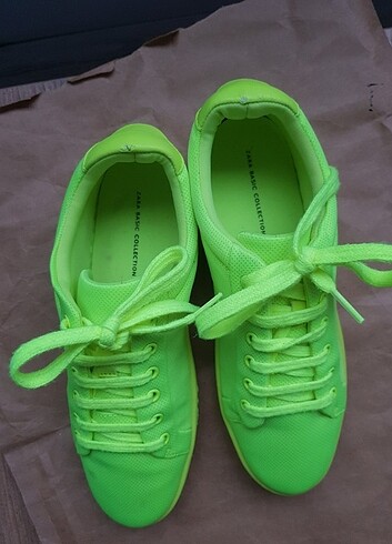 38 Beden Zara marka neon spor ayakkabı