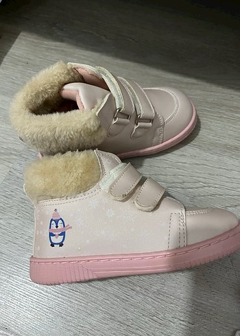 Kız Çocuk Pembe Kürklü Sokak Tarzı Bot