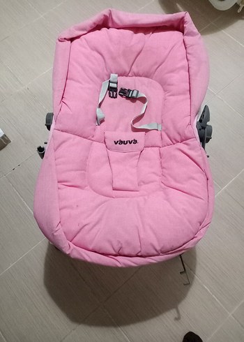 Pembe Bebek ana kucağı beşik