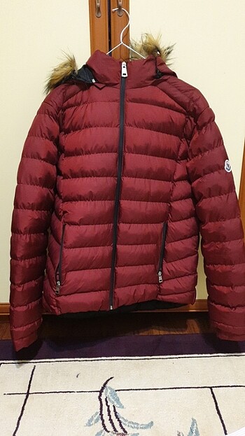 Kırmızı moncler mont