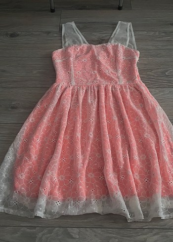 Pembe Dantel Nakışlı Elbise