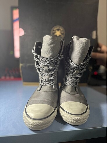 37 Beden gri Renk Converse kışlık ayakkabı bot sıfır 37.5
